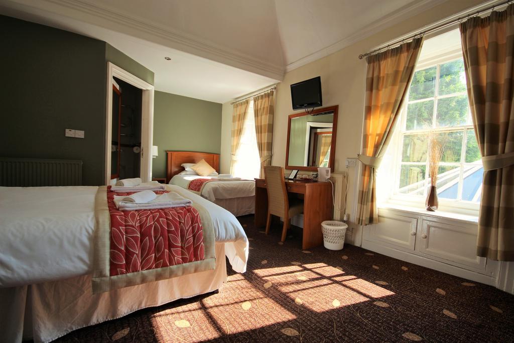 Plas Derwen Hotel Abergavenny Bagian luar foto