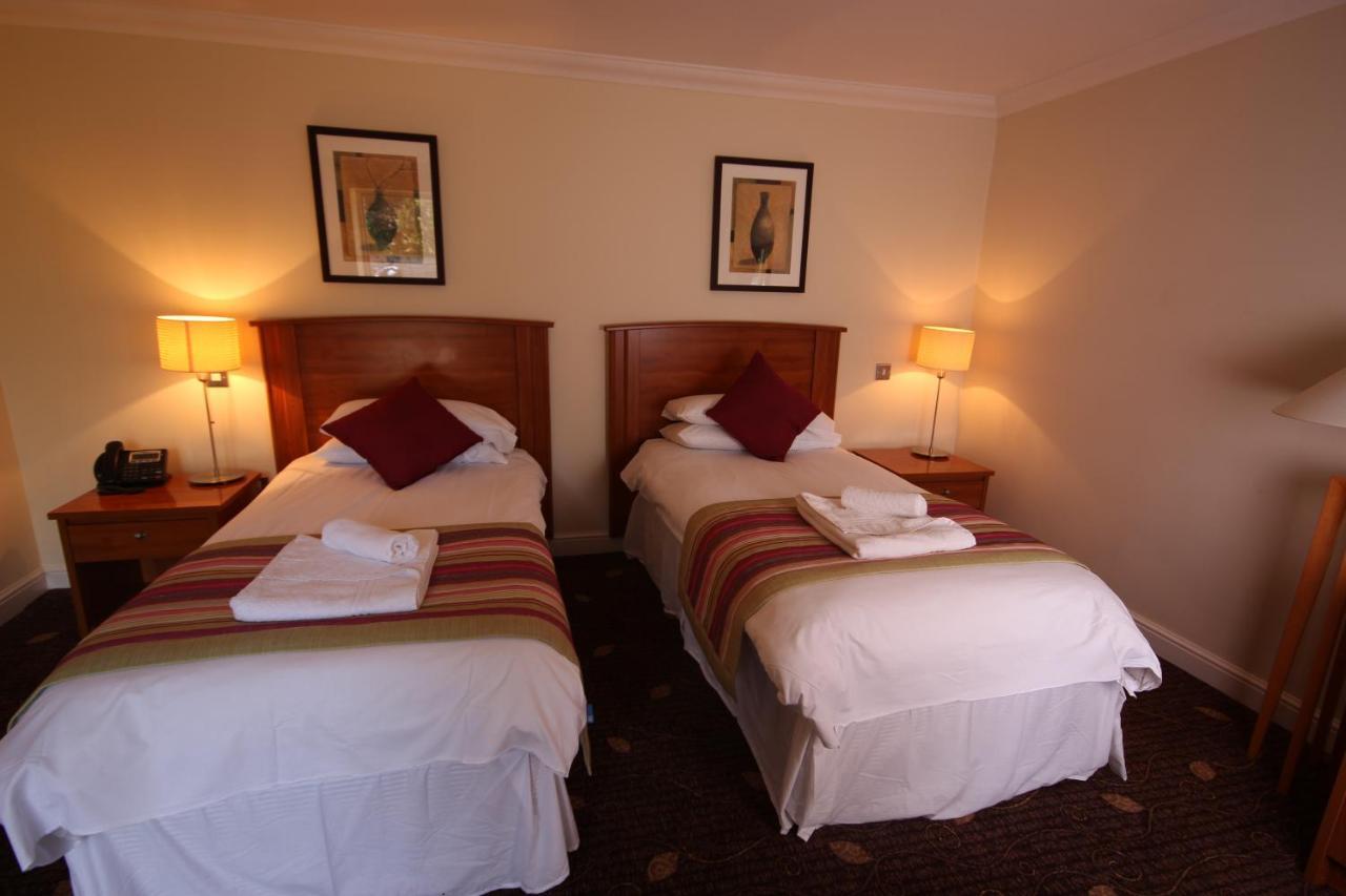 Plas Derwen Hotel Abergavenny Bagian luar foto
