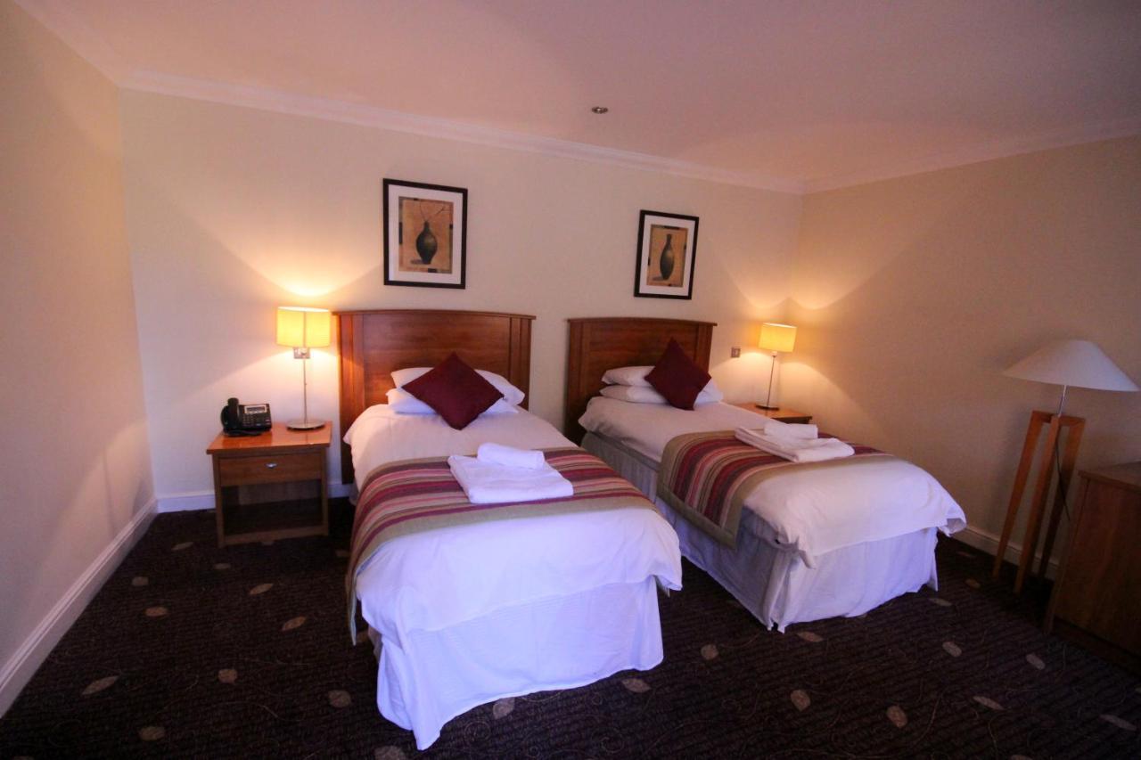 Plas Derwen Hotel Abergavenny Bagian luar foto