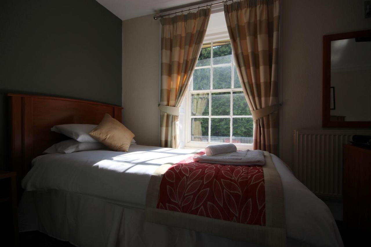 Plas Derwen Hotel Abergavenny Bagian luar foto