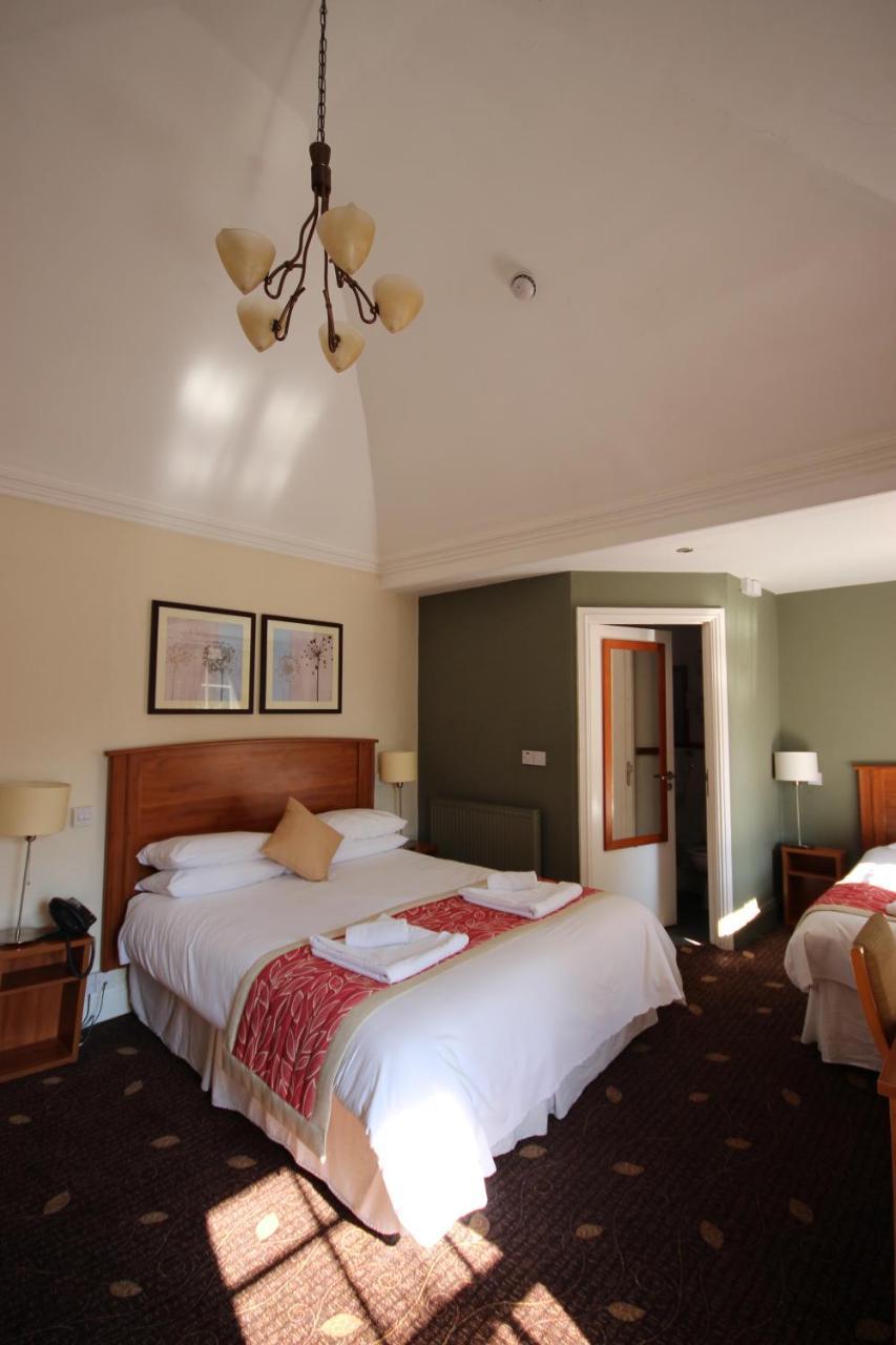Plas Derwen Hotel Abergavenny Bagian luar foto